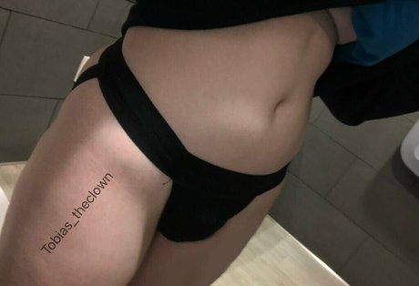 tobias theclown naked model picture