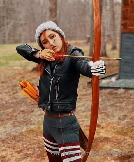 gillianfoxglove model top images