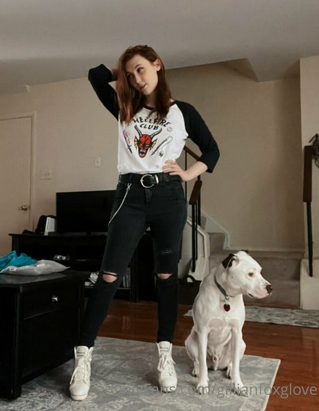 gillianfoxglove nude star pics