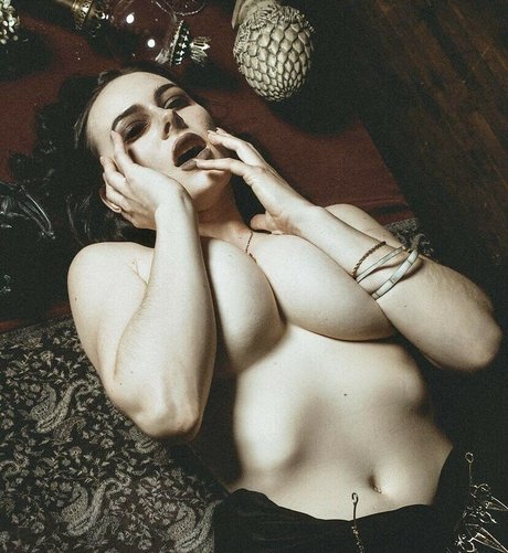 Dominoincolor exclusive actress photo