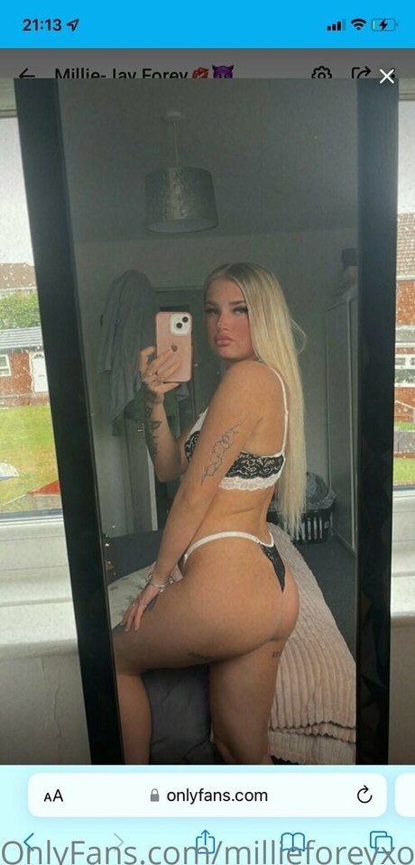 millieforeyxo model sexy pic