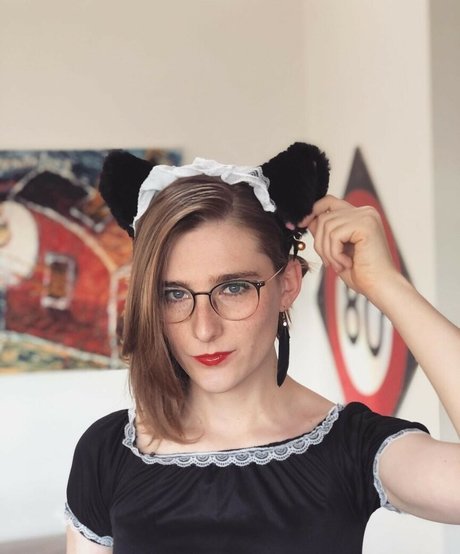 Alice In Wonder1and naked pornstar gallery