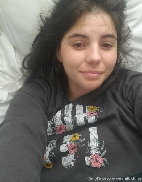 realaikobliss top actress photos