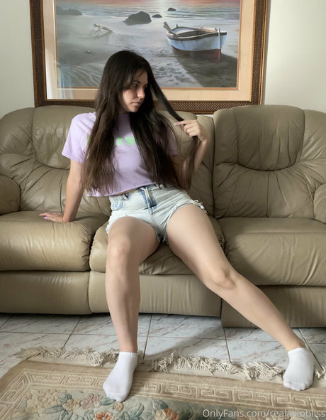 realaikobliss pretty actress img