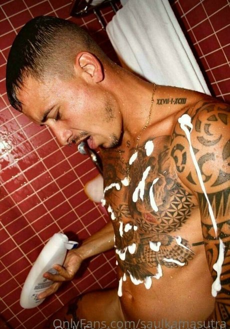 aladdintwink model pretty pic