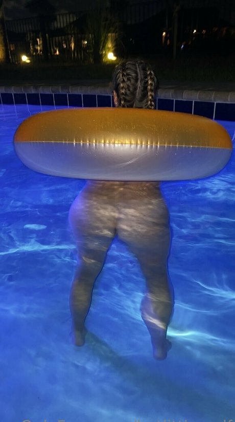 hotlittlemylf model nudes image