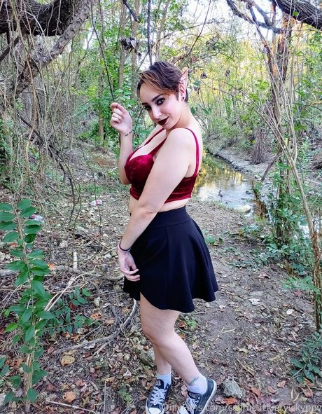 callme ickiervickyfree free model photo