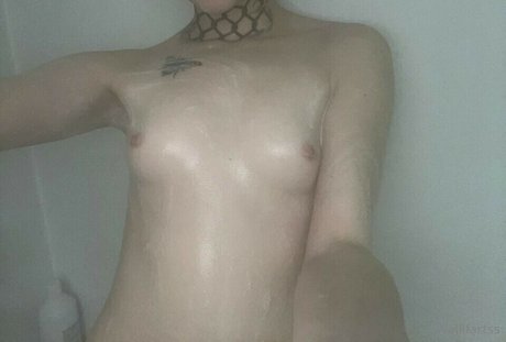 Wallfartss adult model pic