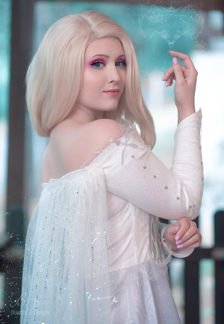 curvy muscle onlyfans top pic