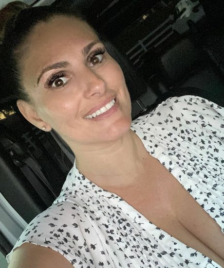 babe brunette onlyfans hot naked img