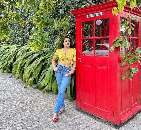 Nimesha Jayarathne adult actress photos