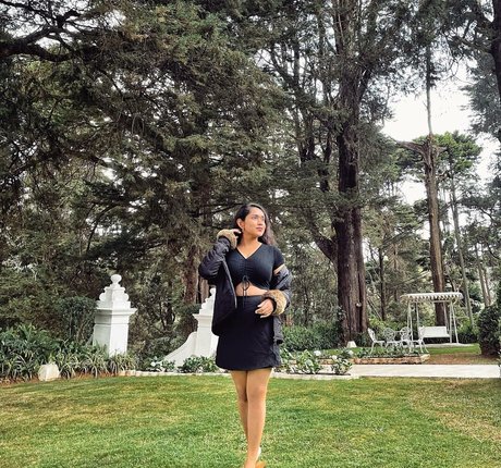 Nimesha Jayarathne model nudes pics