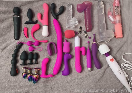 brattyberry free star naked photos