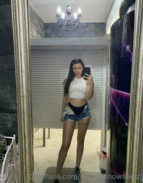 milanaknowsbest star sexy images