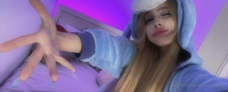 henntaiii queen beautiful model pic