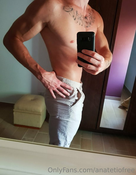 anatetiofree exclusive actress gallery