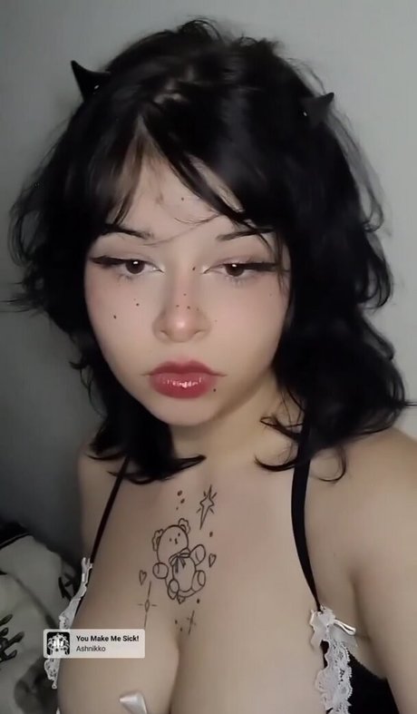 Violet Fox pornstar sex archive