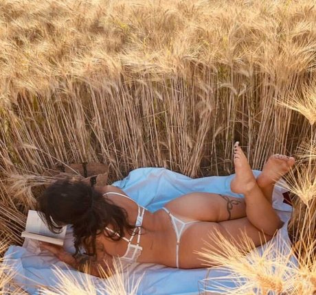 Poetiquegirl high quality model photos