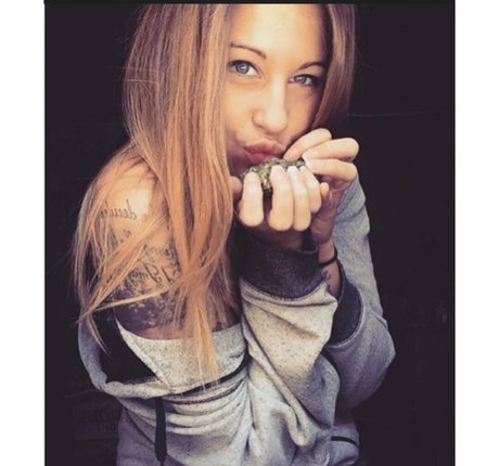 shannonc942 pornstar nude photo