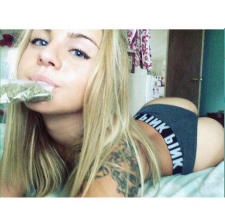 shannonc942 xxx star photos