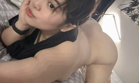 myhinax nudes star image