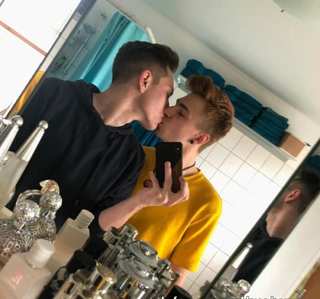 fabulousboyzs art star gallery