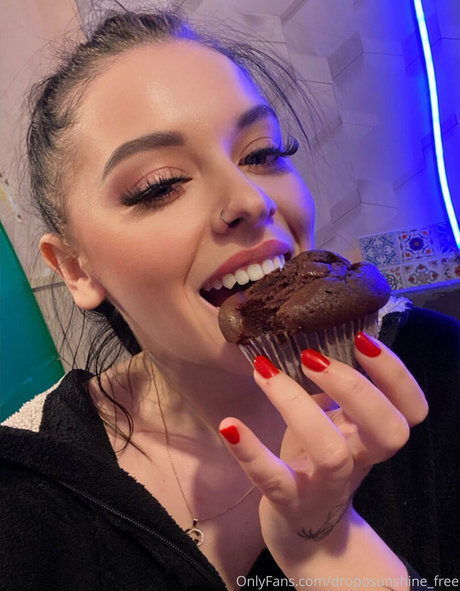 droposunshine free nudes actress image