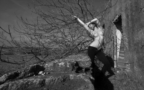 shemale riding onlyfans art naked gallery