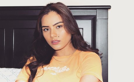 Sukh Bains nude pornstar archive