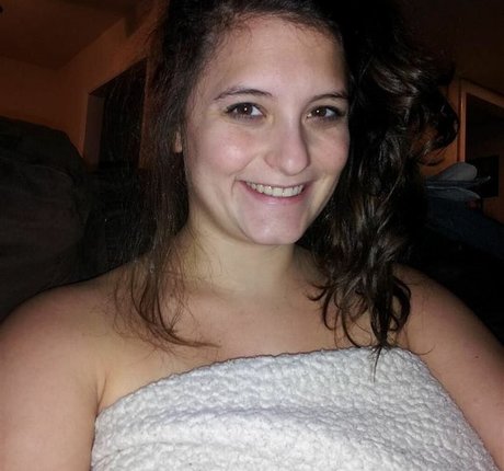 Avery Harwood erotic actress img