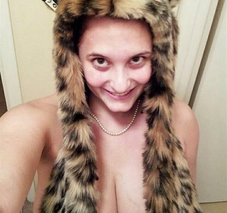 Avery Harwood naked model gallery