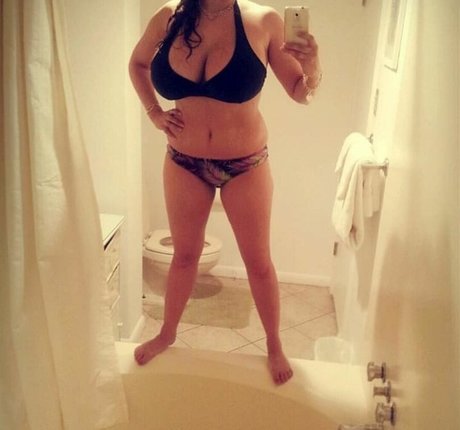 Avery Harwood nude star pic