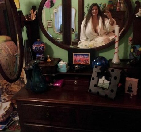 Avery Harwood star beautiful archive