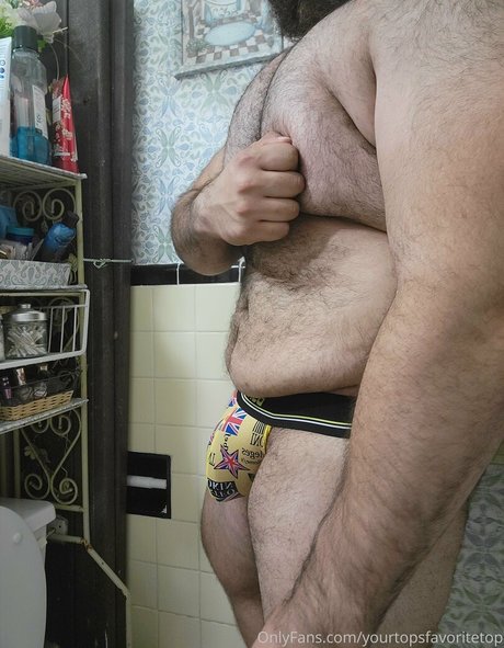 yourtopsfavoritetop exclusive star photo