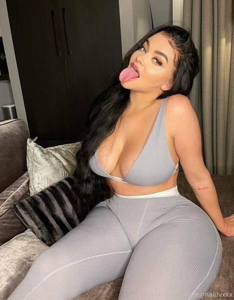 Reginaluvxxx model nice photos
