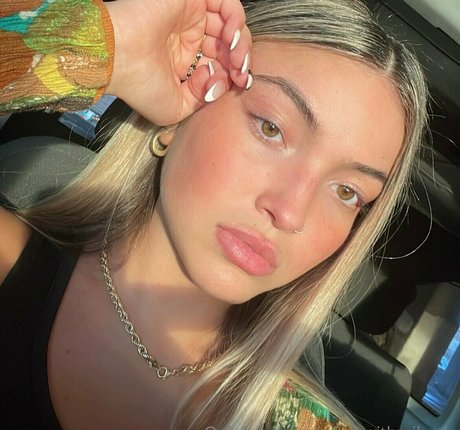 movewithmikayla model adult images