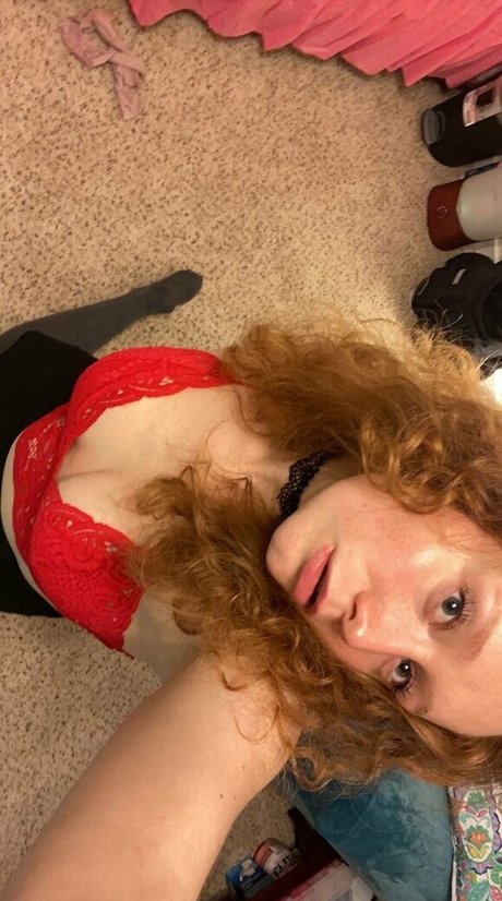 lilmissredfox69 model beautiful image