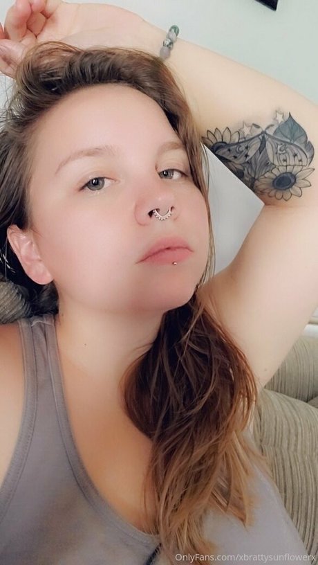 xbrattysunflowerx star hot archive