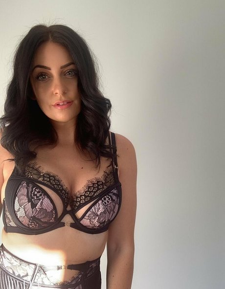 jenfree model beautiful img