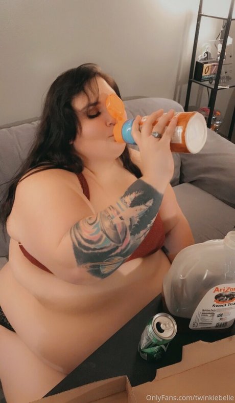 twinkiebelle model hot archive