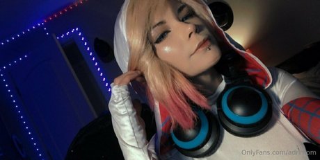 adrimom naked actress img