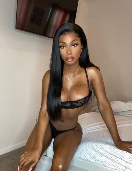 Bianca Cash xxx model pic