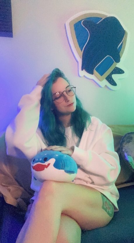 Ladywhaleshark model hot images