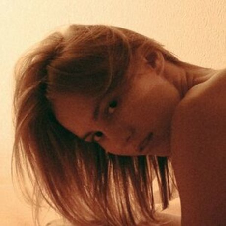 Ssonyashnyk model sex gallery