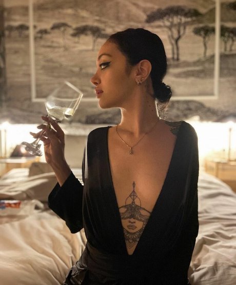 aysgencc nude model picture