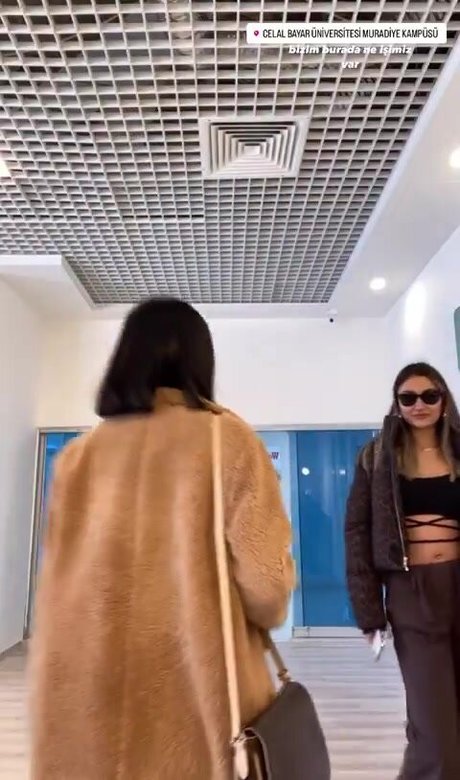 aysgencc model naked pics