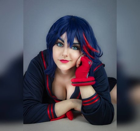 Marcelline naked star image