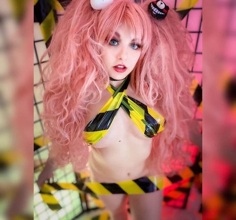 Marcelline pretty model pic