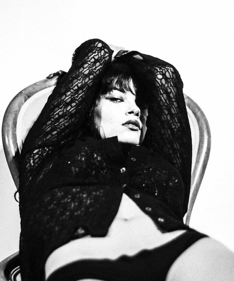 Sophia Tatum naked model img