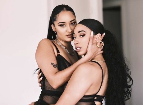 Kassandra Lee sexy model pictures